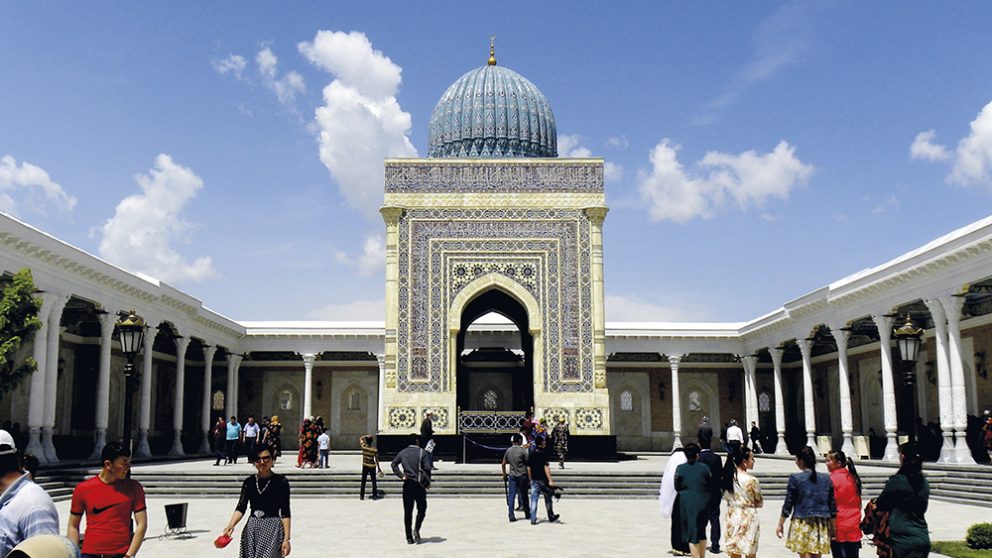 Samarcande. À 25 kilomètres de la ville se trouve un des hauts lieux de pélerinage de l'islam, le mausolée d'al-Boukhari (810-870), un des saints les plus vénérés d'Ouzbékistan.