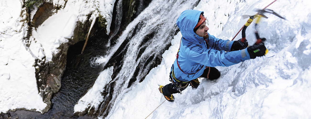 Par nature, la neige glacée est matière à réflexion: savoir bien vivre ces moments fugaces de grimpe marquante © iStockphoto /AlexSava