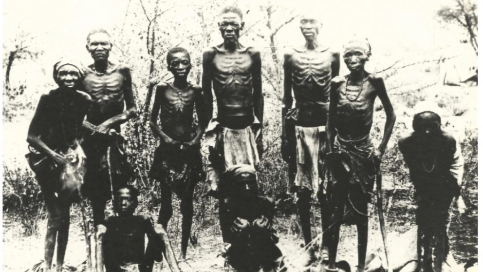 Héréros décharnés retrouvés dans le désert dans les années 1940.