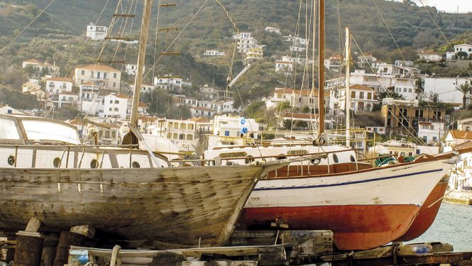 Le port d’Evdilos sur Ikaria. Une île de l’archipel des Sporades épargnée par le tourisme de masse.
