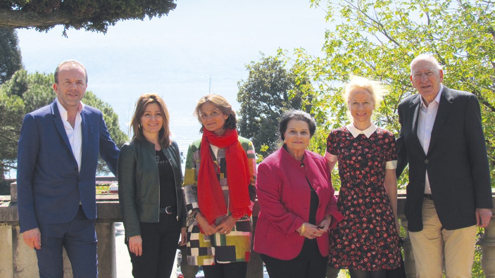 Le jury du Prix littéraire SPG. Thierry Barbier-Mueller, Président, Administrateur délégué de la SOCIÉTÉ PRIVÉE DE GÉRANCE S.A. (SPG), Christine Esseiva, Directrice des publications SPG, Hélène Leibkutsch, Vice-présidente de la Société de lecture de Genève et Présidente de la Commission de lecture, Mania Hahnloser, Présidente d’honneur de l’Alliance Française de Berne, Isabelle Falconnier, Présidente du Salon du livre de Genève, Pascal Couchepin, Ancien Conseiller fédéral, Président d’honneur.