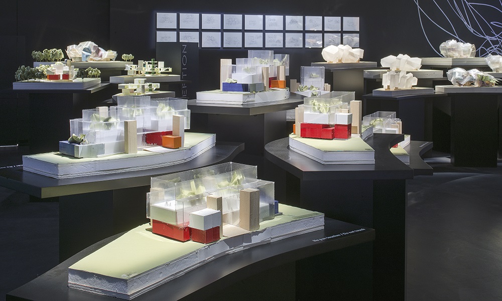 Maquette de Frank Gehry. Présentation de la Fondation.