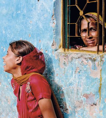 Protégées des viols et des agressions. Malgré l’insalubrité du bidonville et sa surpopulation, les femmes se sentent plus en sécurité à Kathputli que dans les rues de New Delhi.