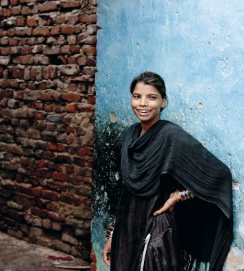 Protégées des viols et des agressions. Malgré l’insalubrité du bidonville et sa surpopulation, les femmes se sentent plus en sécurité à Kathputli que dans les rues de New Delhi.