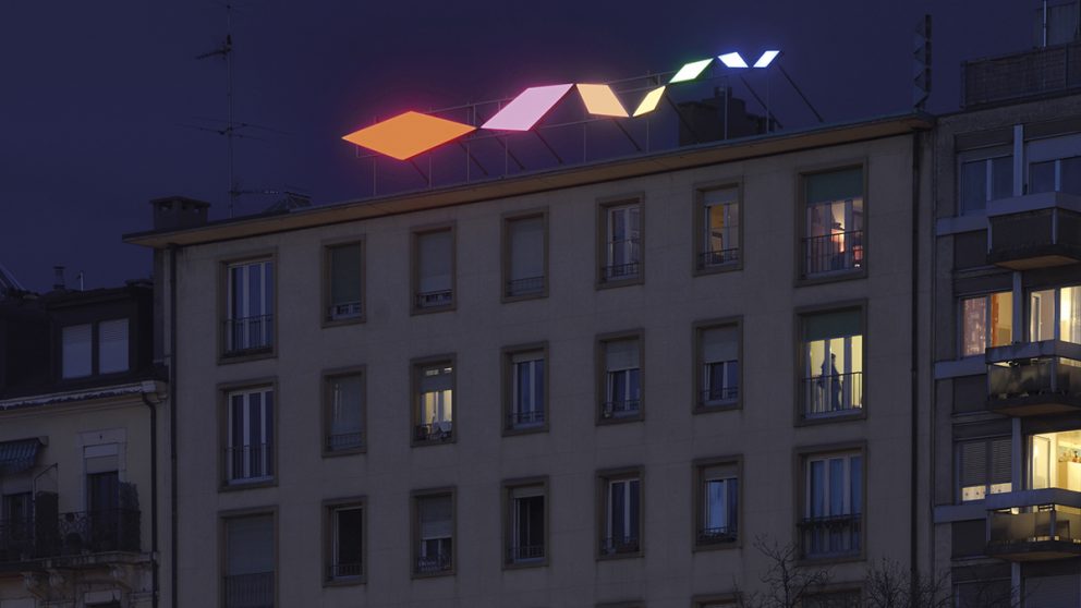 « Fly A Dragon Kite ». Les losanges de ce cerf-volant imaginé par Nic Hess rappellent les schèmes de Plainpalais et de la rade.