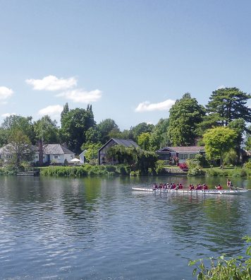 Maison amphibie Formosa à Marlow en Angleterre. Située sur une île dans la Tamise dans le Buckinghamshire, cette maison est conçue pour flotter lors des crues.