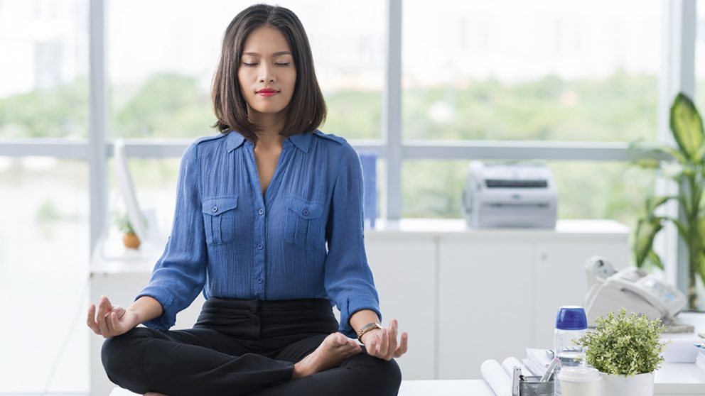 Mindfulness. Il suffit de cinq minutes, en silence et en respirant profondément, pour créer l’habitude et ressentir de réels bienfaits.