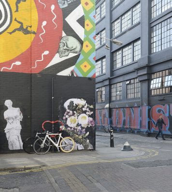Hackney, Shoreditch, Brick Lane. Londres est une toile géante qui attire et confronte un vivier phénoménal d’artistes.