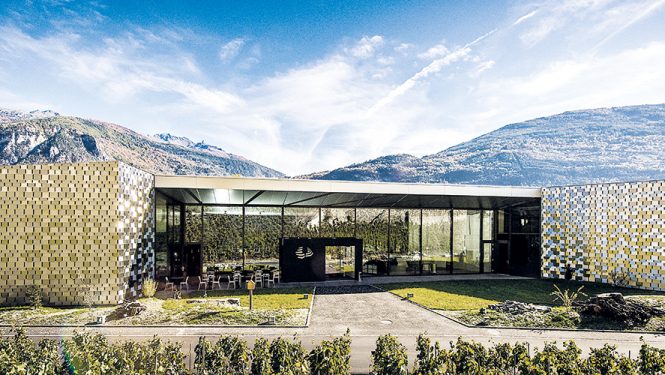 Les Celliers de Sion, un bâtiment avant-gardiste pour promouvoir les vins des maisons Varone et Bonvin.