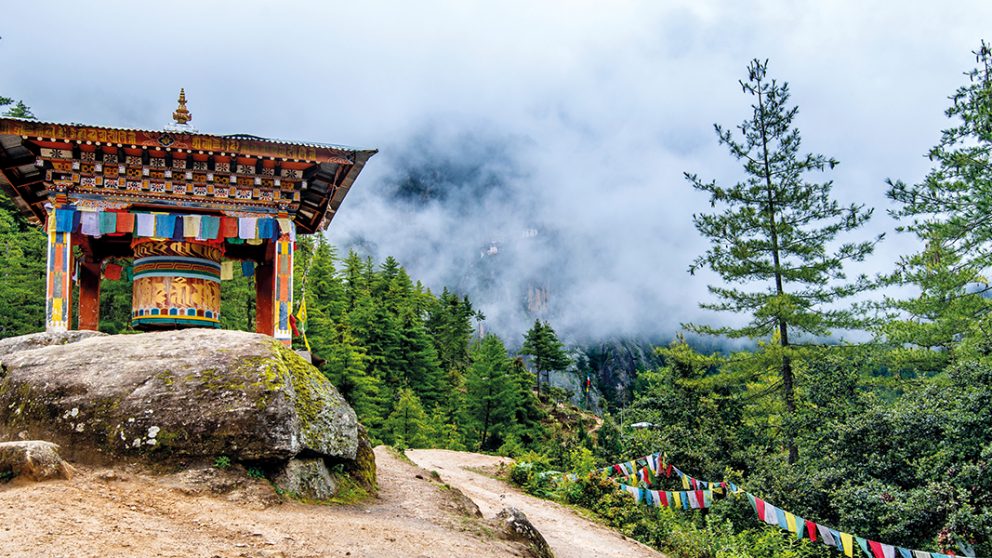 Un moulin à prière du monastère Taktsang dans la vallée de Paro.