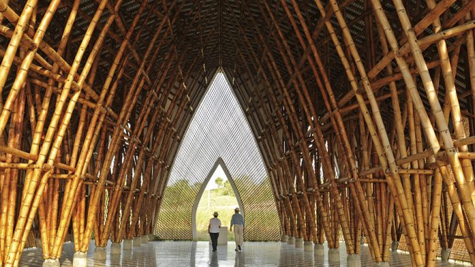 L’Eglise « sans nom » ou « sans religion ». L’intérieur de l’édifice, considéré comme l’un des chefs-d’œuvre de l’architecte colombien, dégage une atmosphère mystique.