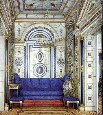 Le boudoir – ou « Tabakierka » (Tabatière) – de Catherine II à Tsarskoïe Selo, dessiné par Charles Cameron vers 1780. Il est habillé de cristal opalin blanc et bleu roi sur tous les murs et même au plafond. Aquarelle sur papier par Eduard P. Hau, vers 1860.