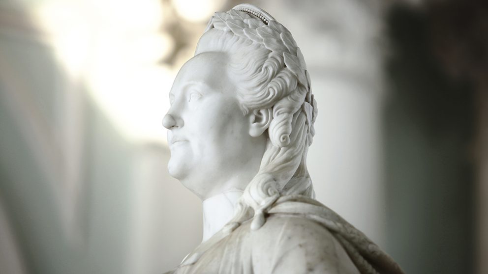 Portrait de Catherine II en législatrice. Sculpteur anonyme, XVIIIe siècle, Palais de Tsarskoïe Selo.