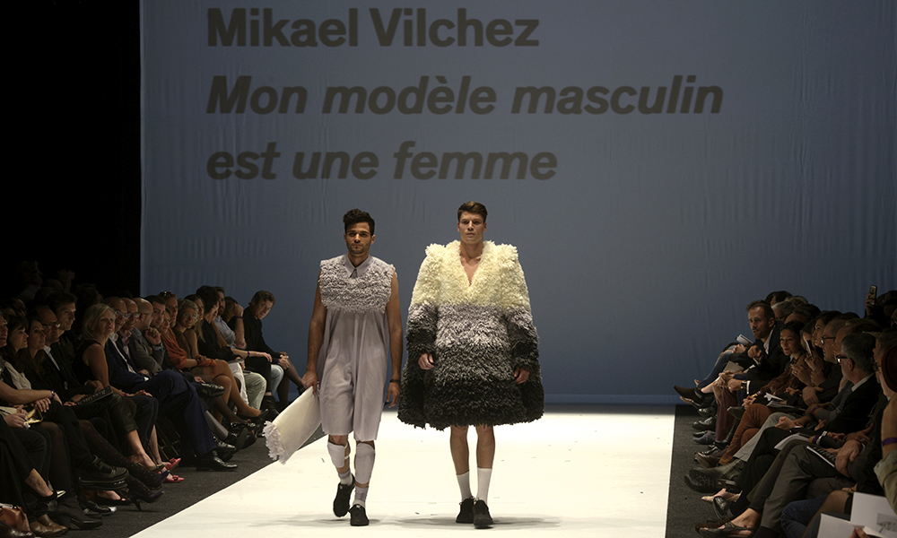Défilé HEAD 2014. La collection Bachelor de Mikael Vilchez, « Mon modèle masculin est une femme », ravit le public et fut lauréate ex æquo du prix HEAD – Bongénie.