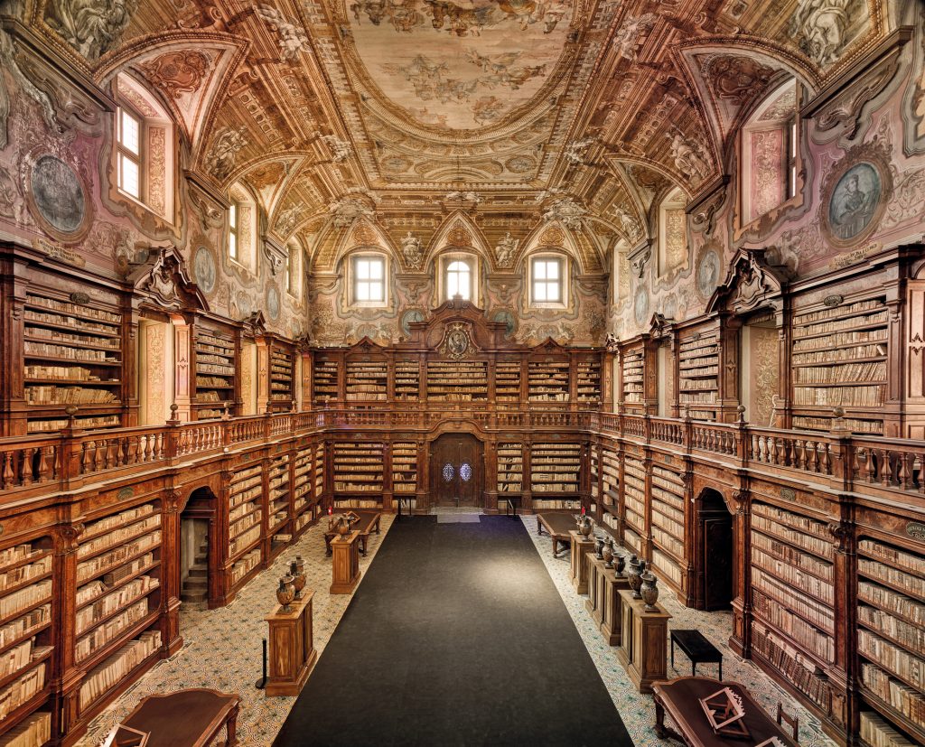 Les livres en images d’Ahmet Ertug. La « Biblioteca dei Girolamini » à Naples.