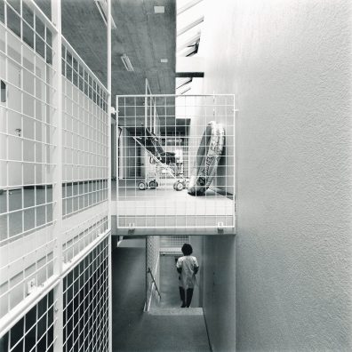 #135 – Architecture – La Tuilière est une prison mixte.