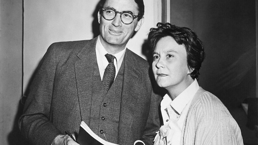 #135 – Dossier – L’acteur Gregory Peck et l’écrivaine Harper Lee en 1962.