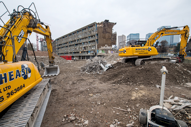 La destruction du Robin Hood Gardens en 2017.