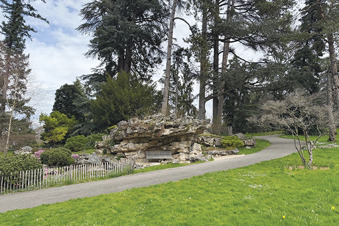La rocaille du parc La Grange.