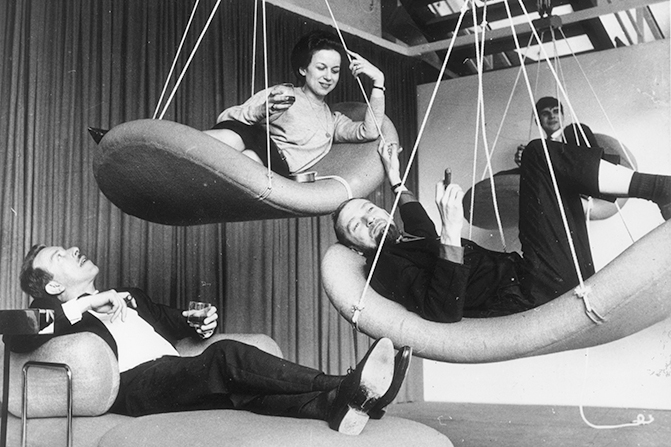« Flying chairs ».
